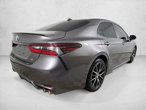 Used 2024 Toyota Camry SE FWD image 3