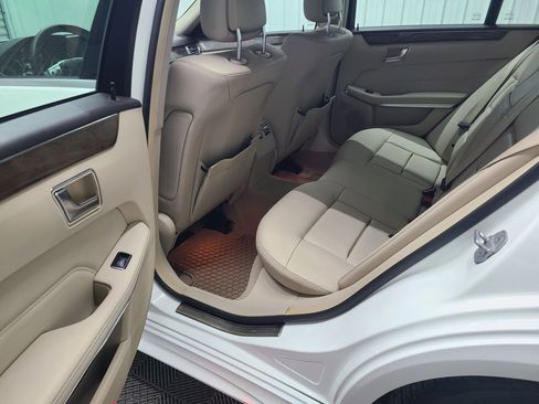 Used 2014 Mercedes-Benz E 350 4MATIC Sedan image 33