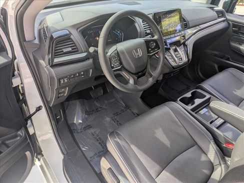 Used 2024 Honda Odyssey Elite image 9