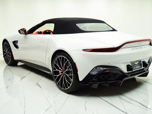 Used 2023 Aston Martin V8 Vantage Roadster RWD image 21
