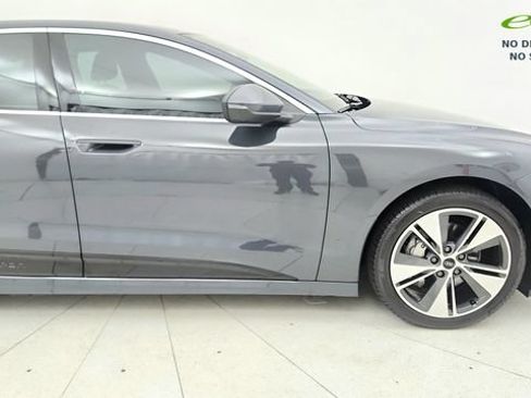 Used 2025 Audi A6 e-tron Premium Plus w/ Premium Plus RWD image 18