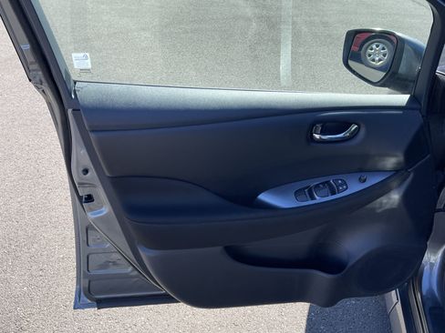 Used 2025 Nissan Leaf S FWD image 16