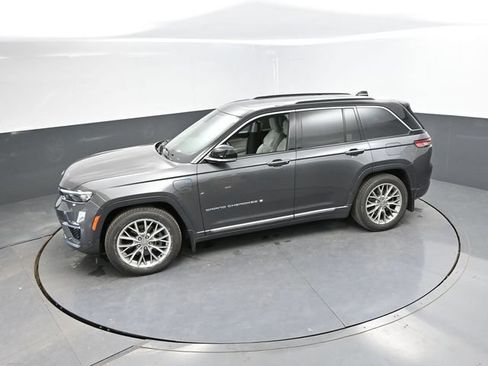Used 2022 Jeep Grand Cherokee Summit w/ MOPAR Finishing Package AWD/4WD image 47