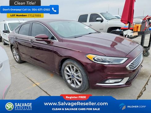 Used 2017 Ford Fusion SE w/ Fusion SE Technology Package image 5