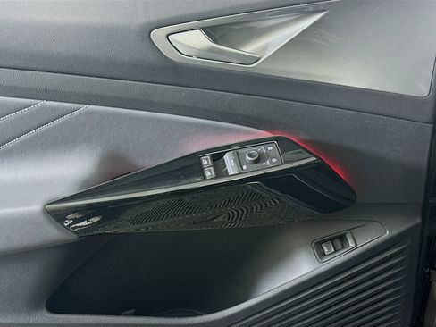 Used 2024 Volkswagen ID.4 S image 15