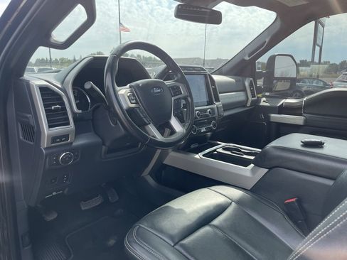 Used 2022 Ford F250 Lariat w/ Black Appearance Package image 27