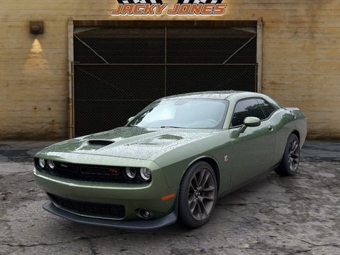 Used 2021 Dodge Challenger R/T Scat Pack RWD image 1