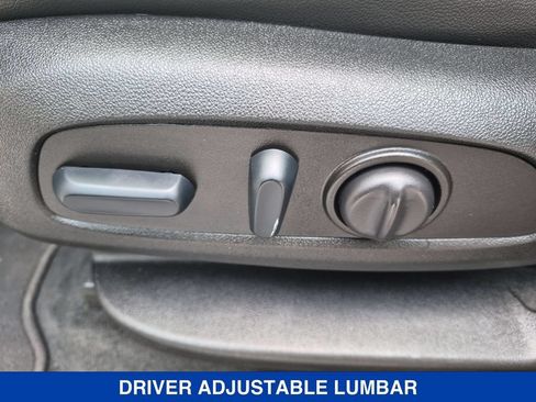 Used 2023 Chevrolet Traverse LT w/ LT Premium Package AWD/4WD image 15