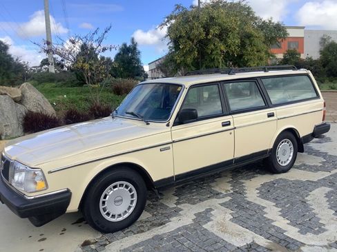 Used 1987 Volvo 240 DL image 8