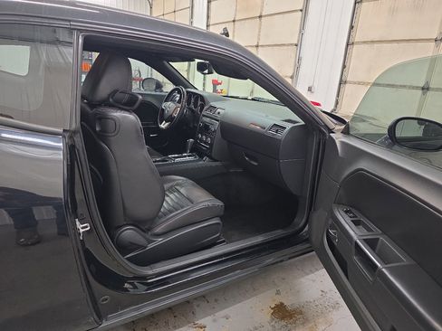 Used 2014 Dodge Challenger SXT Plus image 33