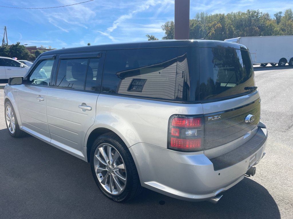 Used 2011 Ford Flex Titanium AWD/4WD image 4