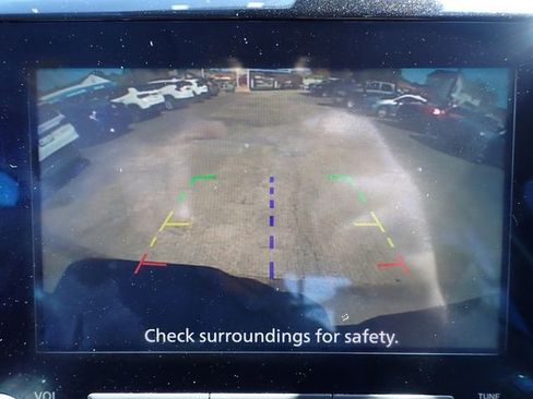 Used 2024 Nissan Titan SV image 24