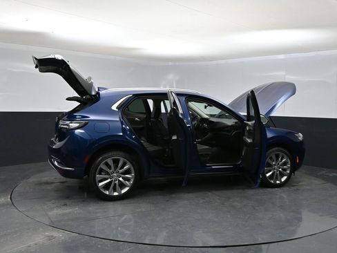 Used 2022 Buick Envision Avenir w/ Technology Package II FWD image 43