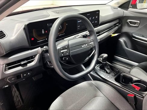 New 2025 Kia K4 LXS image 28