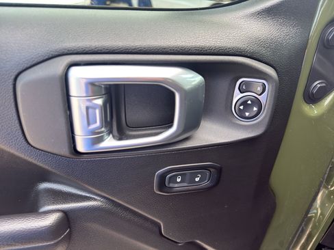Used 2024 Jeep Wrangler Unlimited Sport AWD/4WD image 11