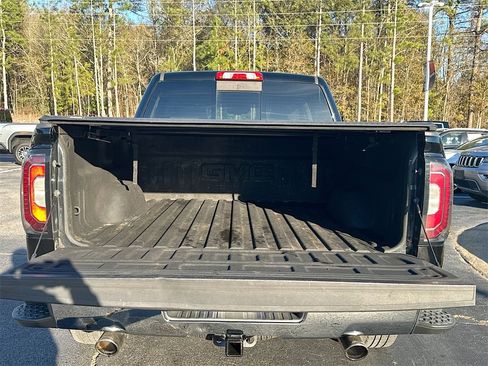 Used 2018 GMC Sierra 1500 SLT image 16