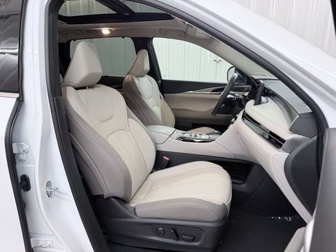 Certified 2026 INFINITI QX60 Luxe w/ Cargo Package FWD image 43