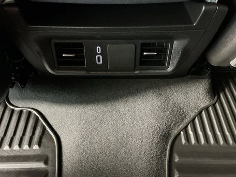 Used 2024 Chevrolet Silverado 2500 Custom w/ Custom Value Package image 11