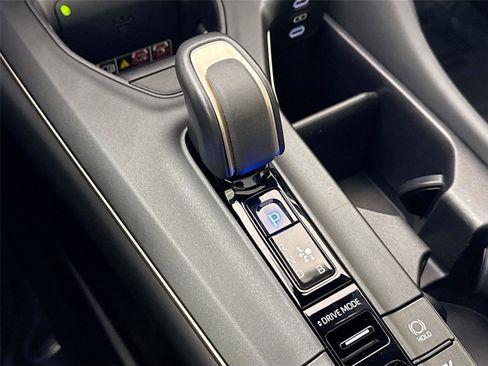 Used 2023 Toyota Crown Limited image 27