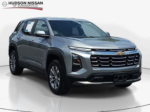 Used 2025 Chevrolet Equinox LT FWD image 1