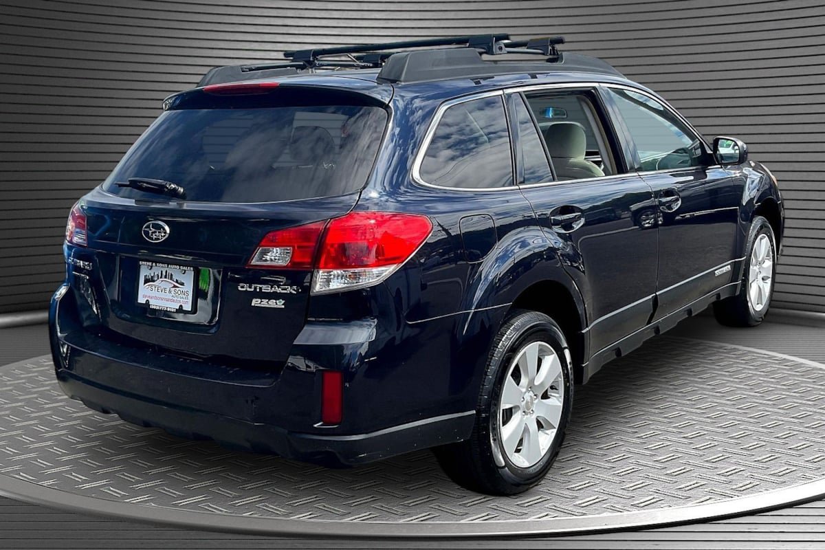 Used 2012 Subaru Outback 2.5i Premium w/ All-Weather Pkg AWD/4WD image 6