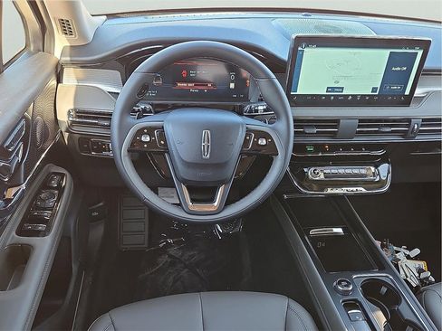 New 2026 Lincoln Corsair Premiere image 10