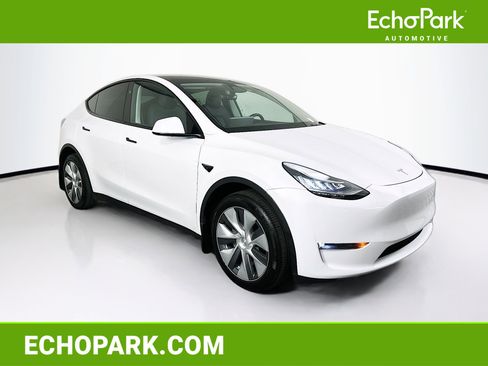 Used 2023 Tesla Model Y Long Range AWD/4WD image 1