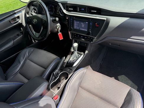 Used 2019 Toyota Corolla SE FWD image 22