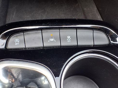 Used 2025 Buick Encore GX Preferred FWD image 11