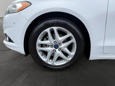 Used 2016 Ford Fusion SE w/ Equipment Group 202A image 9