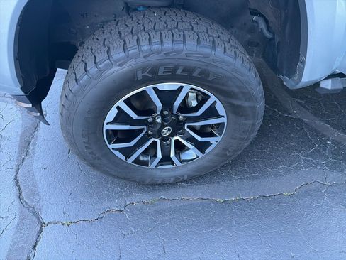 Used 2023 Toyota Tacoma 4x4 Double Cab image 18