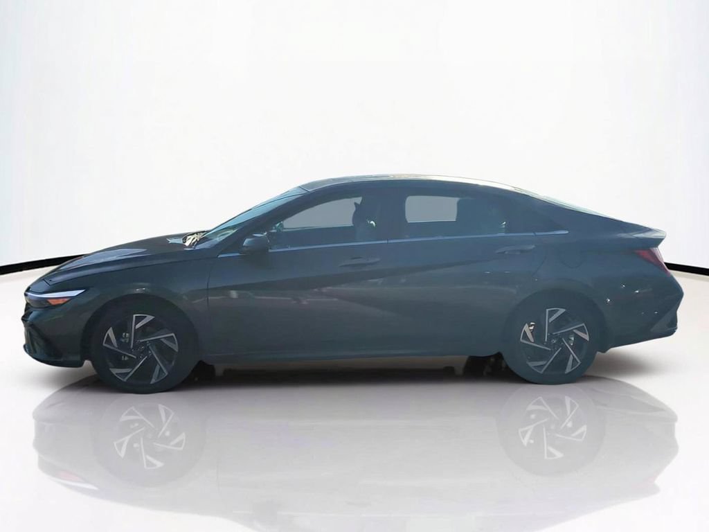 New 2026 Hyundai Elantra Limited FWD image 8