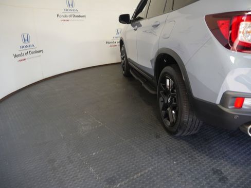 Used 2025 Honda Passport Black Edition image 11