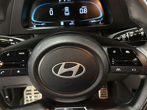 Used 2025 Hyundai Elantra Sport FWD image 11