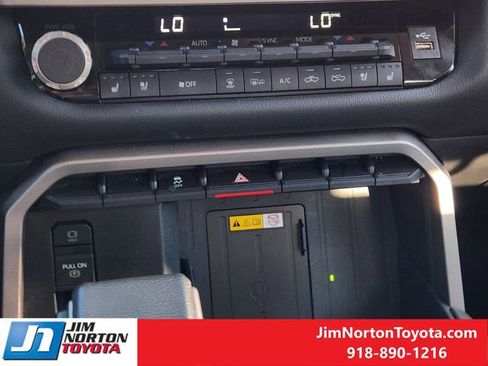 Used 2024 Toyota Tundra Limited image 22