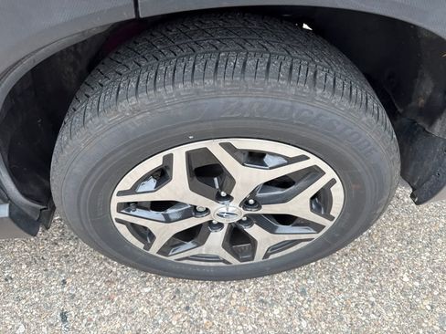 Used 2023 Subaru Forester Premium AWD/4WD image 7