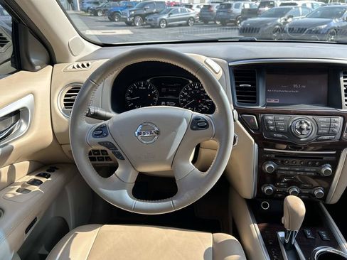 Used 2015 Nissan Pathfinder SL w/ SL Premium Package FWD image 17