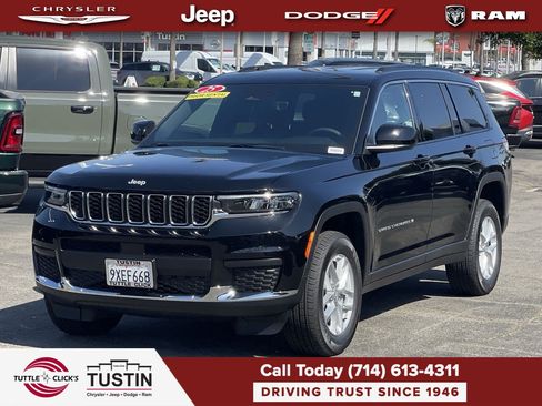 Used 2025 Jeep Grand Cherokee L Laredo w/ Luxury Tech Group I AWD/4WD image 3
