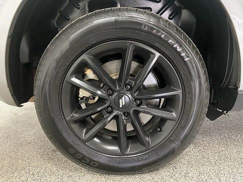 Used 2020 Dodge Journey SE w/ Blacktop Package image 25