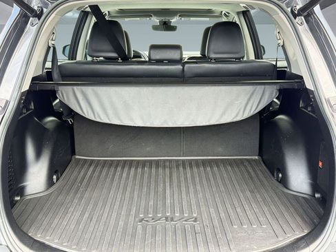 Used 2017 Toyota RAV4 Platinum FWD image 31