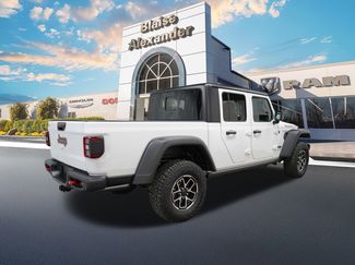New 2025 Jeep Gladiator Rubicon w/ Safety Group video 3