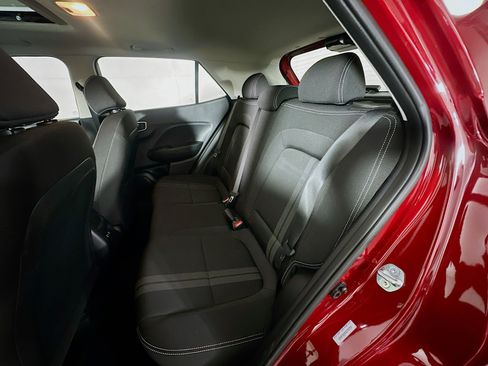 Used 2025 Hyundai Venue SEL image 27