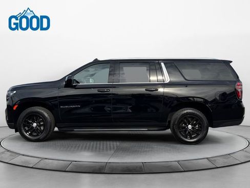 Used 2024 Chevrolet Suburban LT image 2