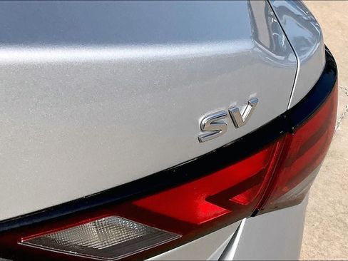 Used 2022 Nissan Sentra SV FWD image 10
