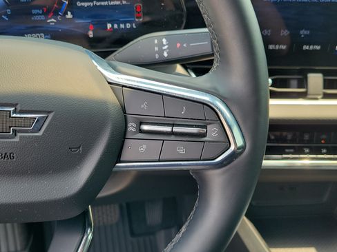 Used 2025 Chevrolet Equinox LT w/ Safety and Technology Package FWD image 23