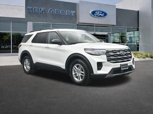 New 2026 Ford Explorer Active RWD image 1