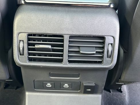 Used 2025 Land Rover Range Rover Velar Dynamic SE image 13