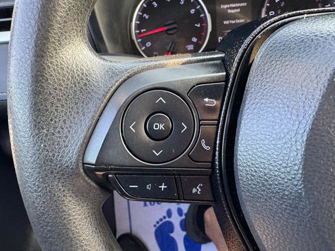 Used 2020 Toyota RAV4 LE FWD image 32