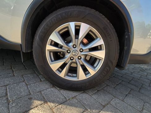 Used 2018 Nissan Murano SL w/ Moonroof Package FWD image 12