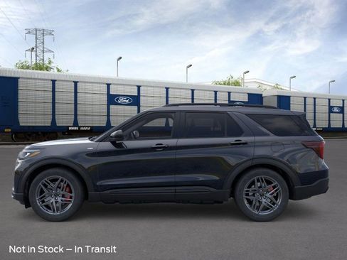New 2026 Ford Explorer ST-Line w/ ST-Line Street Pack image 3